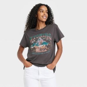 Mighty Fine Wyoming graphic T shirt - size Large